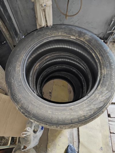 Лот: 24673076. Фото: 1. Nokian Tyres 215/60 R17 зимние... Шины