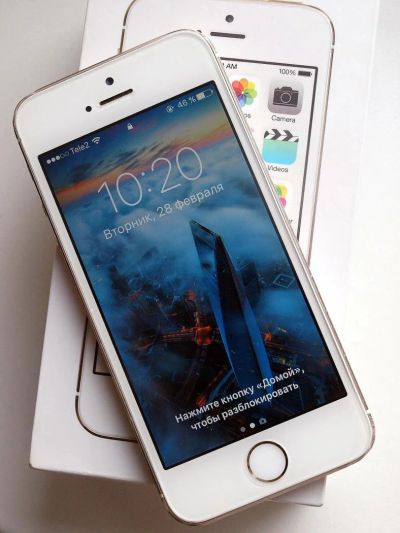 Лот: 9147393. Фото: 1. iPhone 5s 32GB Gold. Смартфоны