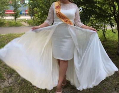 Лот: 9181314. Фото: 1. Нарядное платье со съемной юбкой. Платья