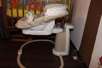 Лот: 4620511. Фото: 1. Качеля graco. Ходунки, прыгунки, качели