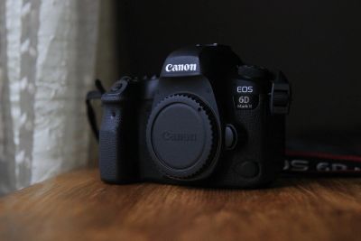 Лот: 12987867. Фото: 1. Canon 6D Mark II. Цифровые зеркальные