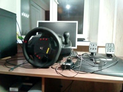 Лот: 12250507. Фото: 1. Руль Logitech MOMO Racing. Рули, джойстики