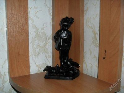 Лот: 1356861. Фото: 1. девочка кормит голубей. куса... Скульптуры
