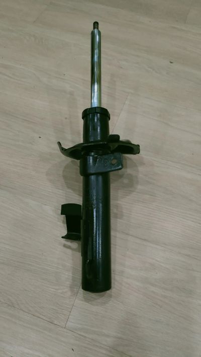 Лот: 19332669. Фото: 1. Стойка KYB 334700 mazda3. Ходовая, подвеска, рулевое управление