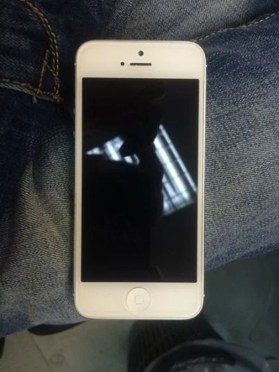 Лот: 6735122. Фото: 1. iPhone 5 16gb White Ios 7.0.4. Смартфоны