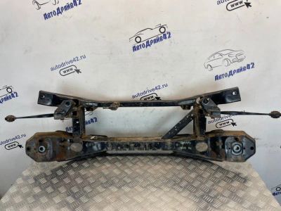 Лот: 23246399. Фото: 1. балка поперечная Ford Focus CB4. Двигатель и элементы двигателя