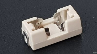 Лот: 18146578. Фото: 1. Socket for SMD 1808 Fuse b-3-15. Другое (радиодетали  (электронные компоненты))