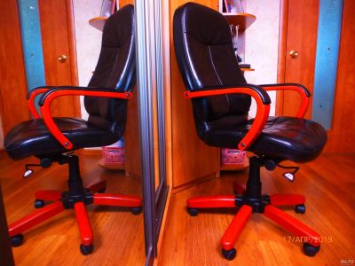 Лот: 13602263. Фото: 1. Кресло руководителя черное... Стулья и кресла офисные