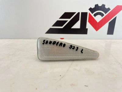Лот: 25663568. Фото: 1. повторитель поворота Renault Sandero... Двигатель и элементы двигателя
