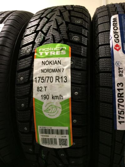 Лот: 10479052. Фото: 1. Зимние шины R13 175/70 R13 Nokian... Шины