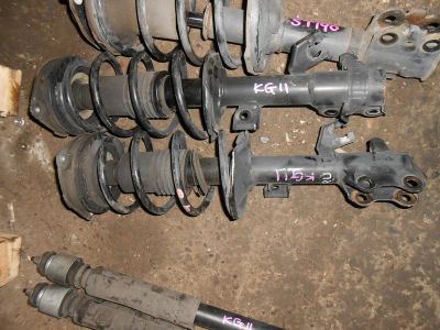 Лот: 20896004. Фото: 1. Стойка подвески Nissan Bluebird... Ходовая, подвеска, рулевое управление