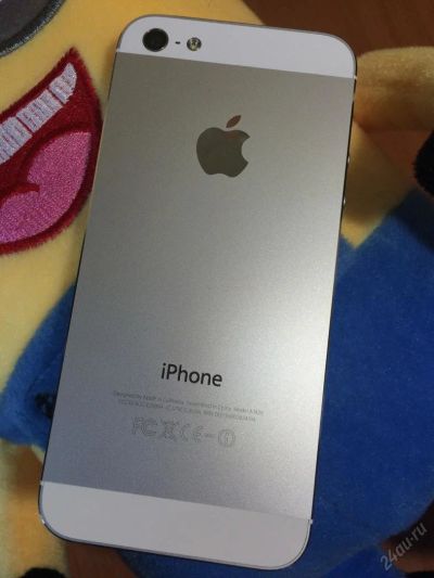 Лот: 5792984. Фото: 1. Белый iPhone 5 РСТ в состоянии... Смартфоны