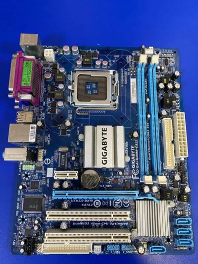 Лот: 16972390. Фото: 1. Материнская плата Gigabyte ga-g41m-es2l... Материнские платы