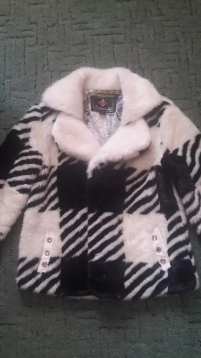 Лот: 7088548. Фото: 1. Шубка 48-50. Верхняя одежда