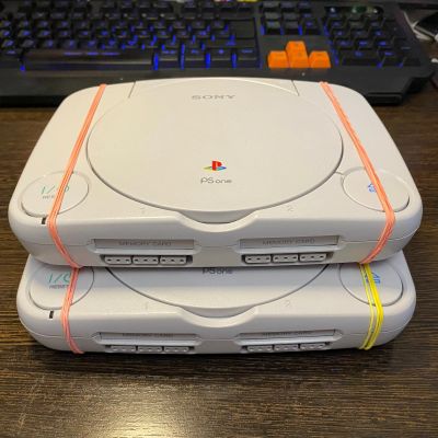 Лот: 18281583. Фото: 1. Playstation 1 PSone 2 шт. Игровые приставки, консоли