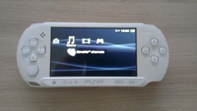 Лот: 6104699. Фото: 1. PSP E-1008 Новый + чехол. Игровые приставки, консоли