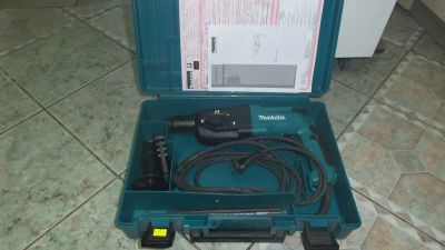Лот: 4097646. Фото: 1. Продам перфоратор Makita HR2450... Электроинструмент