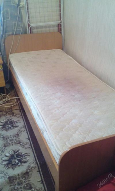 Лот: 5657723. Фото: 1. Кровать односпальная с матрацем. Кровати