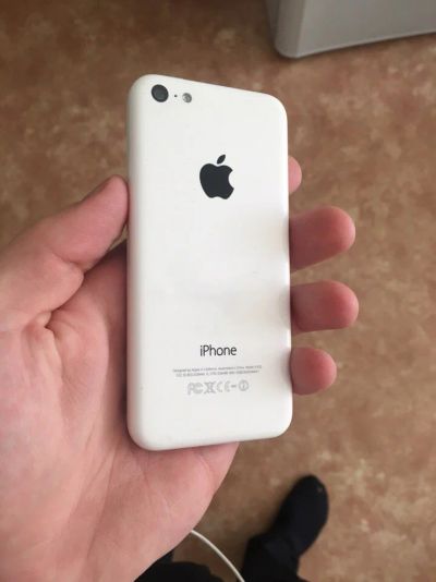 Лот: 9889877. Фото: 1. Apple iPhone 5c 16gb White. Смартфоны