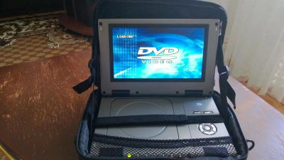 Лот: 3256770. Фото: 1. Портативный DVD-плеер Durabrand... DVD, Blu-Ray плееры