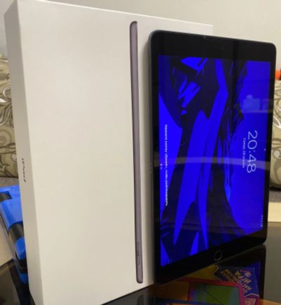 Лот: 17544602. Фото: 1. Apple iPad 2019 7th Gen. Space... Планшеты