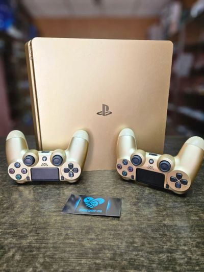 Лот: 21588515. Фото: 1. Приставка PlayStation 4 Slim Gold... Консоли