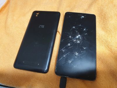 Лот: 17456550. Фото: 1. ZTE Blade X3 с битым экраном... Микросхемы и платы