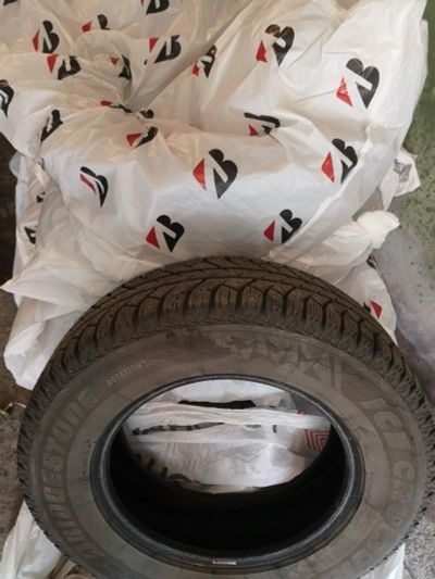 Лот: 16140525. Фото: 1. Bridgestone ice cruiser 7000. Шины