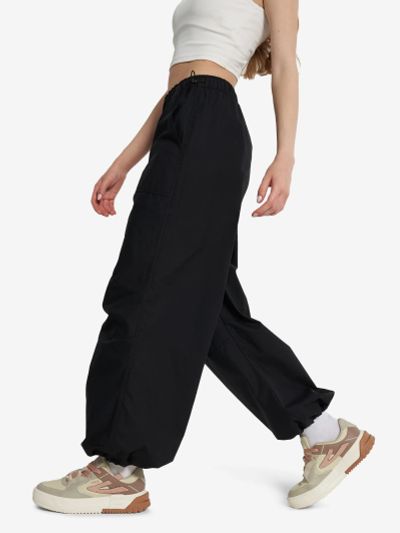 Лот: 25243575. Фото: 1. Брюки женские оверсайз FILA, Черный. Спортивные брюки, штаны