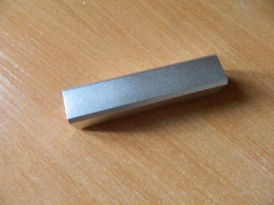 Лот: 7236487. Фото: 1. Внешний аккумулятор 2600 mAh металлический... Внешние, портативные аккумуляторы для смартфонов (Power bank)