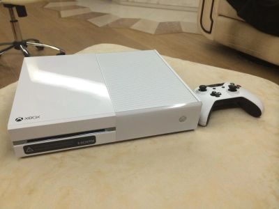 Лот: 6975779. Фото: 1. Xbox ONE белый 500гб. Игровые приставки, консоли