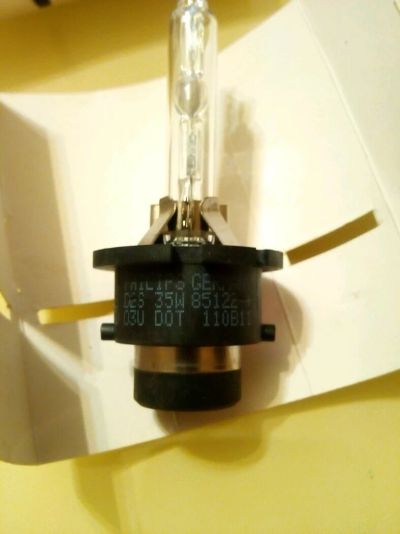 Лот: 9130669. Фото: 1. Ксеноновые лампы philips d2s. Оптика и освещение