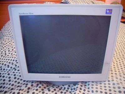 Лот: 1827992. Фото: 1. монитор "samsung". ЭЛТ-мониторы