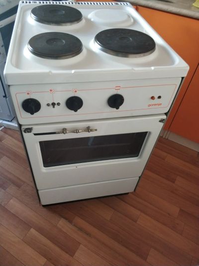 Лот: 16004600. Фото: 1. Электрическая плита Gorenje с... Плиты, духовые шкафы, варочные поверхности