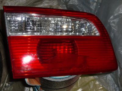 Лот: 18728913. Фото: 1. Фонарь вставка багажника Mazda... Оптика и освещение