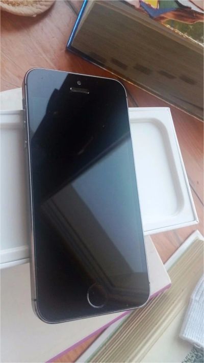 Лот: 8885534. Фото: 1. Apple iPhone 5S 16 gb. Смартфоны