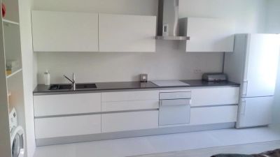 Лот: 7751321. Фото: 1. Кухня 3 м Белая прямая минимализм... Кухонные гарнитуры