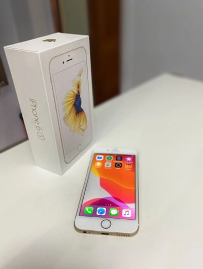 Лот: 16999218. Фото: 1. iPhone 6s Gold 32 Gb. Смартфоны