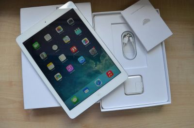 Лот: 11815122. Фото: 1. Apple Ipad Air 16Gb silver Wi-Fi... Планшеты