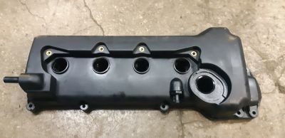 Лот: 17181706. Фото: 1. Клапанная крышка Nissan Bluebird... Двигатель и элементы двигателя