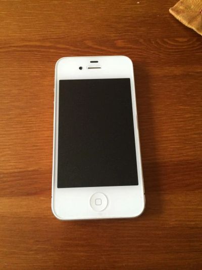 Лот: 4027011. Фото: 1. Iphone 4s, 16GB, White, Состояние... Смартфоны