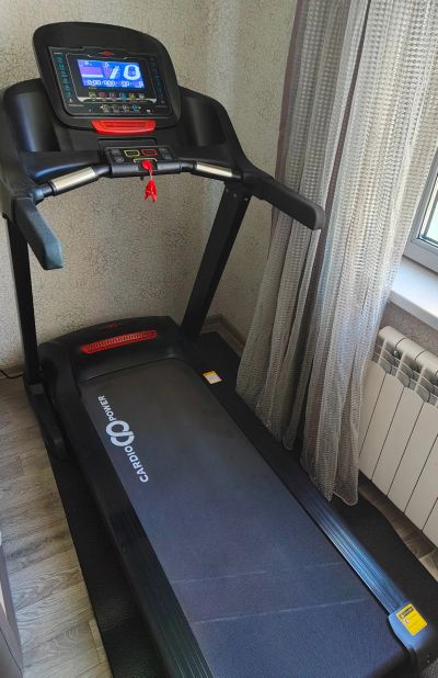 Лот: 25617885. Фото: 1. Беговая дорожка CardioPower S40. Беговые дорожки