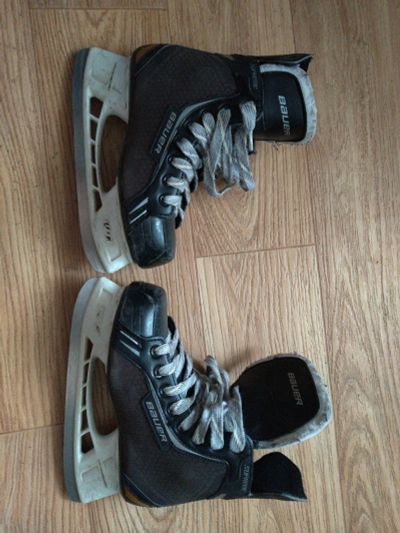 Лот: 15150453. Фото: 1. Коньки хоккейные bauer. Коньки