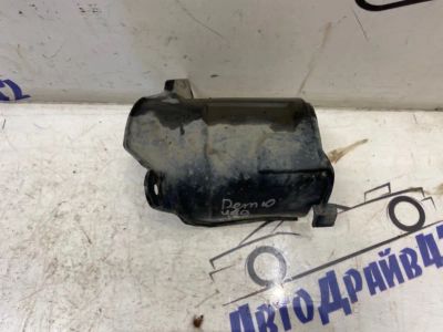 Лот: 21713267. Фото: 1. пыльник Mazda Demio DW3W. Двигатель и элементы двигателя