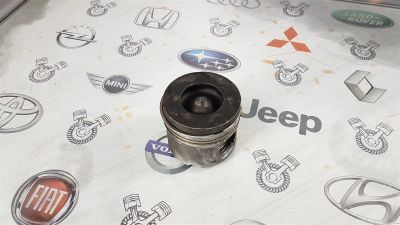 Лот: 23591124. Фото: 1. Поршень Land Rover Discovery 276DT... Двигатель и элементы двигателя