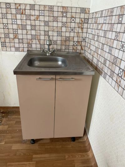 Лот: 25361060. Фото: 1. Тумба с мойкой на кухню. Фартуки для кухни