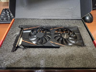 Лот: 16150441. Фото: 1. Gigabyte gaming rx 580 8gb. Видеокарты