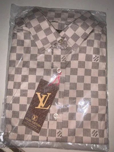 Лот: 16999827. Фото: 1. Louis Vuitton XL размер. Блузы, рубашки