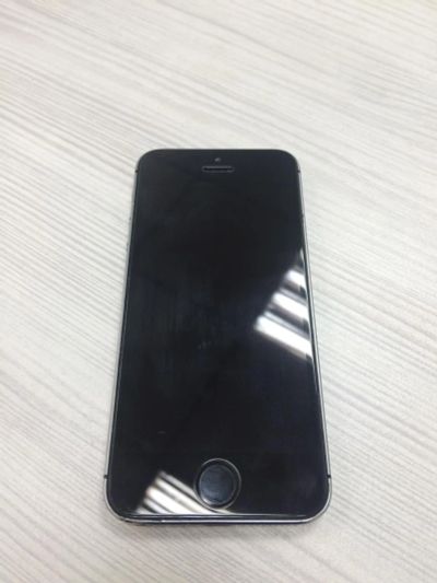 Лот: 7551975. Фото: 1. Iphone 5s Черный 16gb LTE. Смартфоны