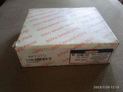 Лот: 20602765. Фото: 1. Колодки тормозные AкYOTO AKD-2357L. Тормозная система